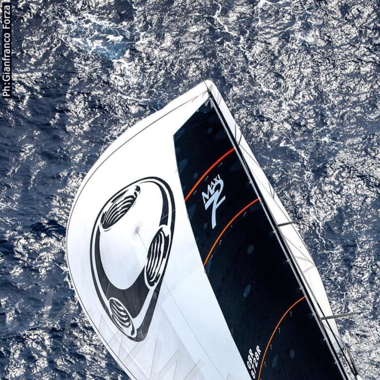 Instagram post from sailscreen. This post is in position 19.
