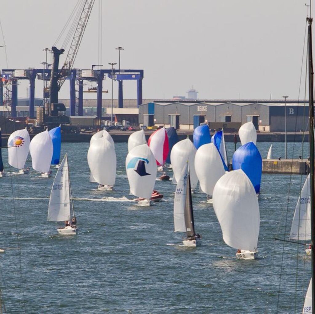 Instagram post from sailscreen. This post is in position 3.