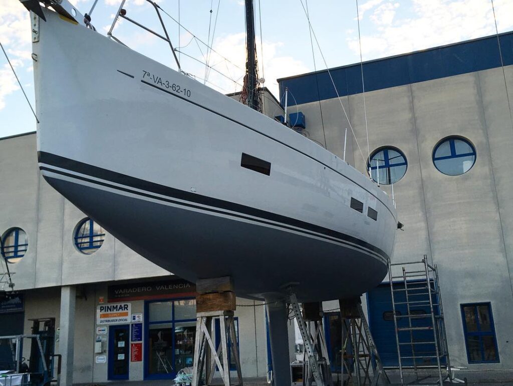 Instagram post from sailscreen. This post is in position 2.